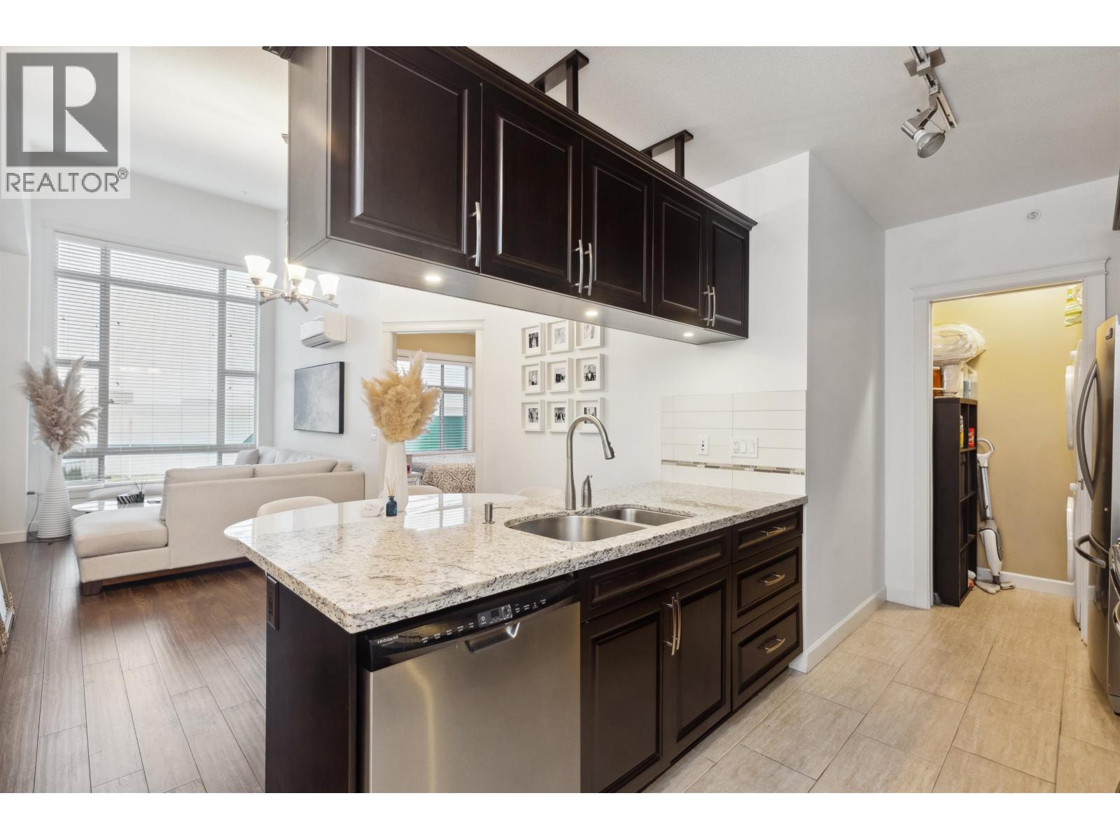 412 12635 190a Street, Pitt Meadows, British Columbia  V3Y 0E8 - Photo 3 - R3058060