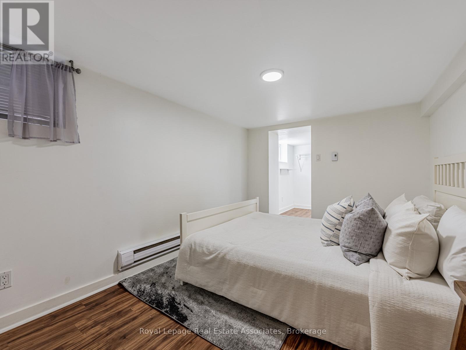 5 Little Boulevard, Toronto, Ontario  M6E 4N1 - Photo 29 - W12460974