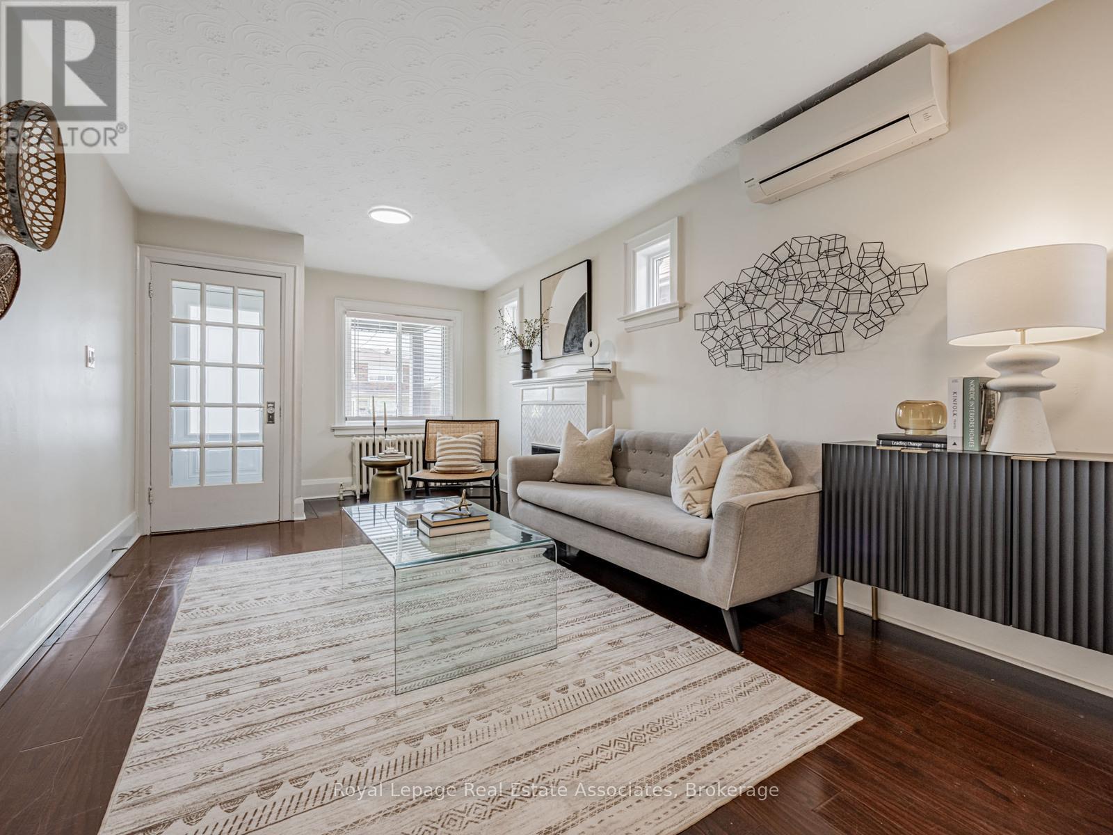 5 Little Boulevard, Toronto, Ontario  M6E 4N1 - Photo 6 - W12460974