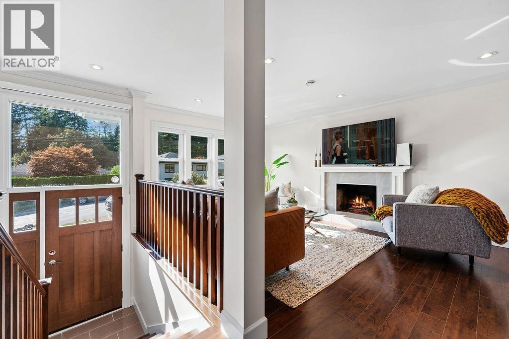 814 Plymouth Drive, North Vancouver, British Columbia  V7H 2H7 - Photo 4 - R3058009