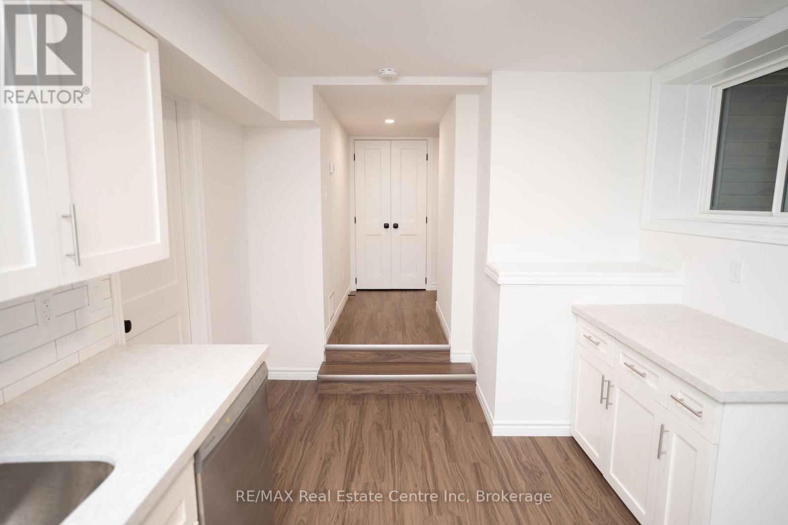 Lower - 22 Neeve Street, Guelph, Ontario  N1H 4B9 - Photo 15 - X12461216