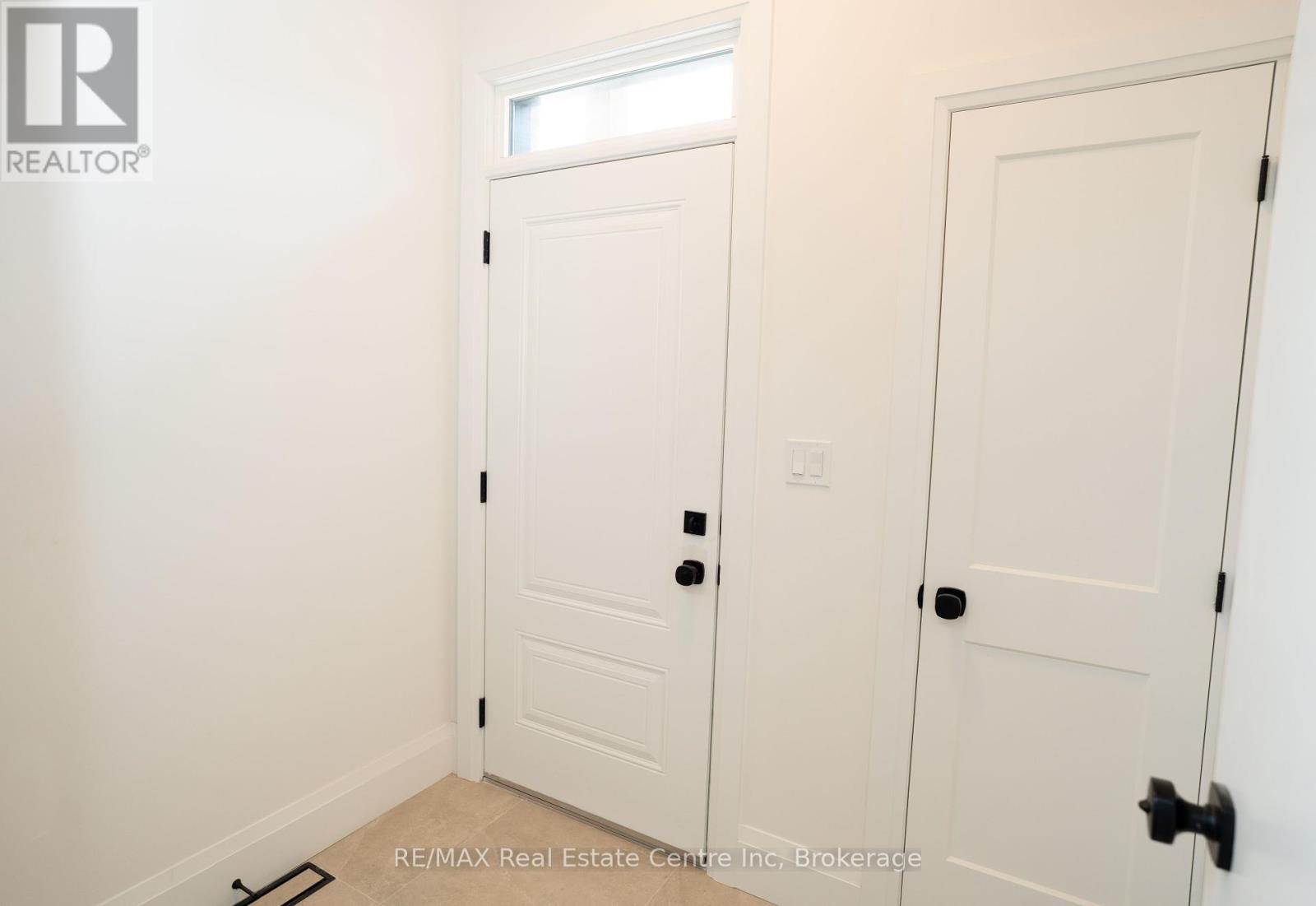 Lower - 22 Neeve Street, Guelph, Ontario  N1H 4B9 - Photo 2 - X12461216