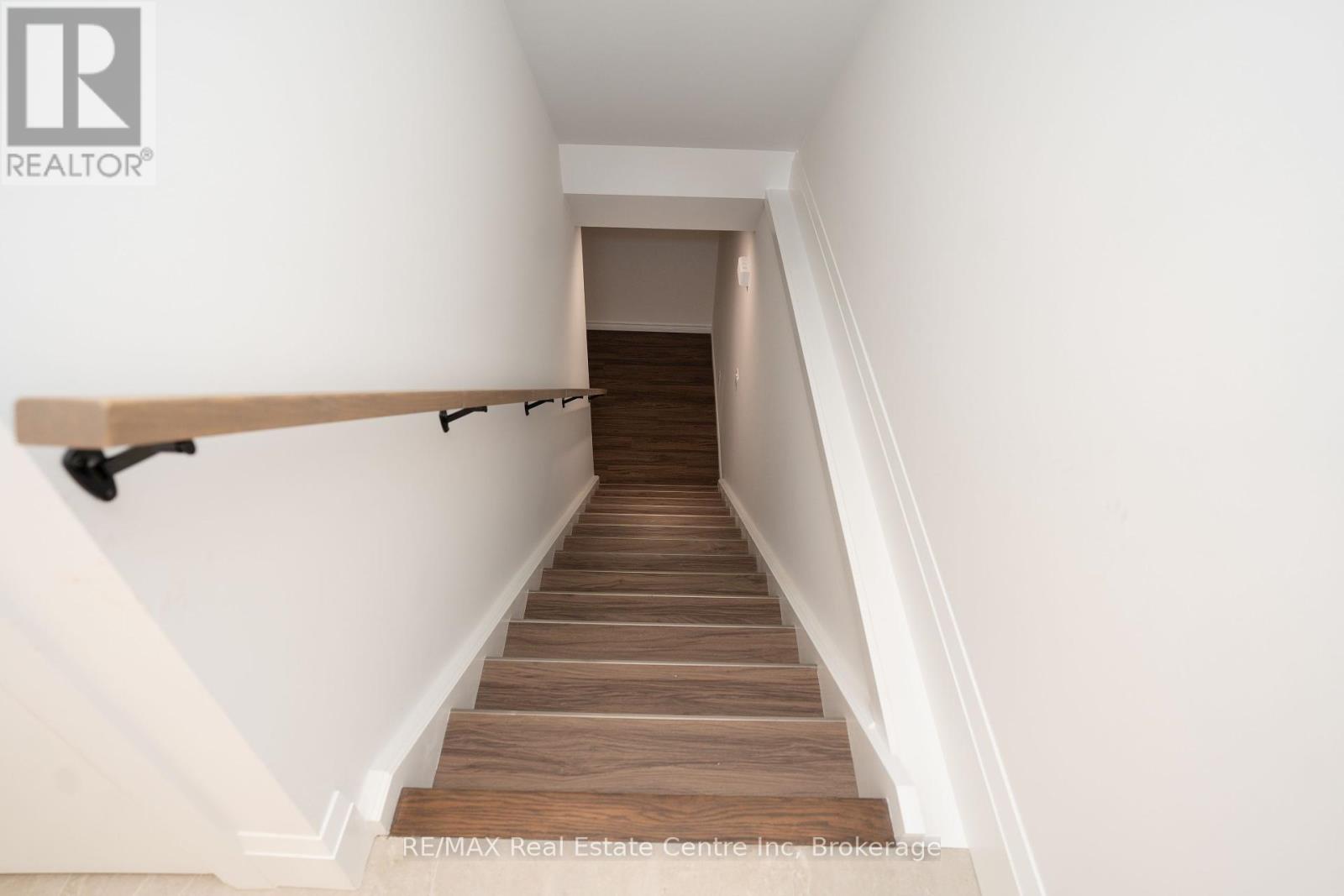 Lower - 22 Neeve Street, Guelph, Ontario  N1H 4B9 - Photo 4 - X12461216