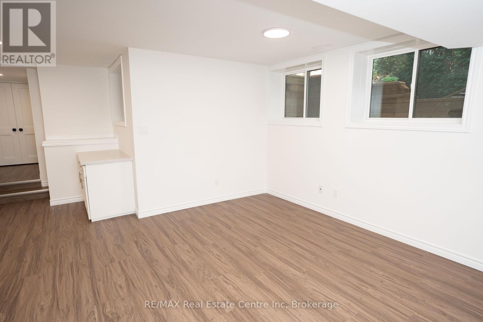 Lower - 22 Neeve Street, Guelph, Ontario  N1H 4B9 - Photo 7 - X12461216
