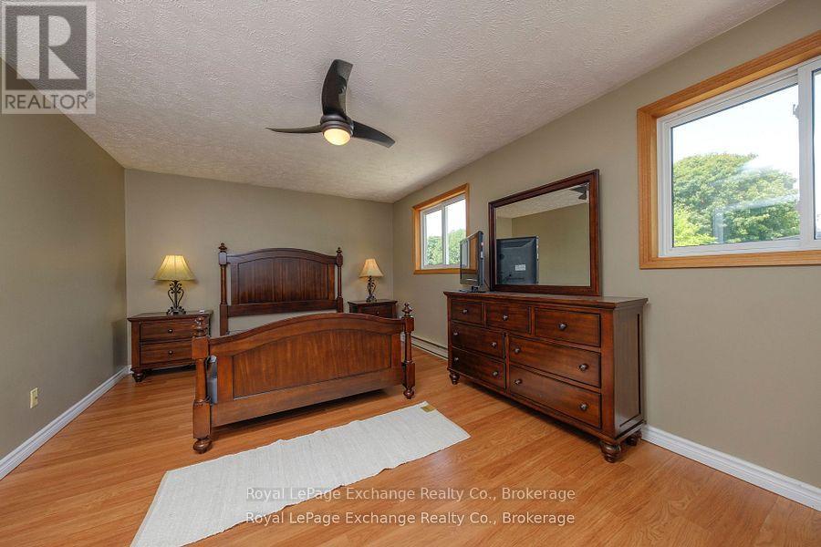 649 Lloyd Street, Saugeen Shores, Ontario  N0H 2C1 - Photo 19 - X12461236