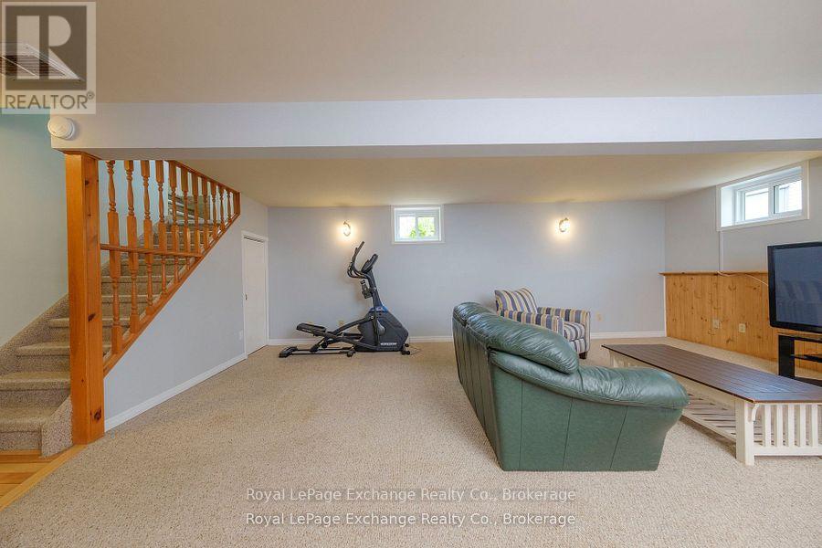 649 Lloyd Street, Saugeen Shores, Ontario  N0H 2C1 - Photo 24 - X12461236