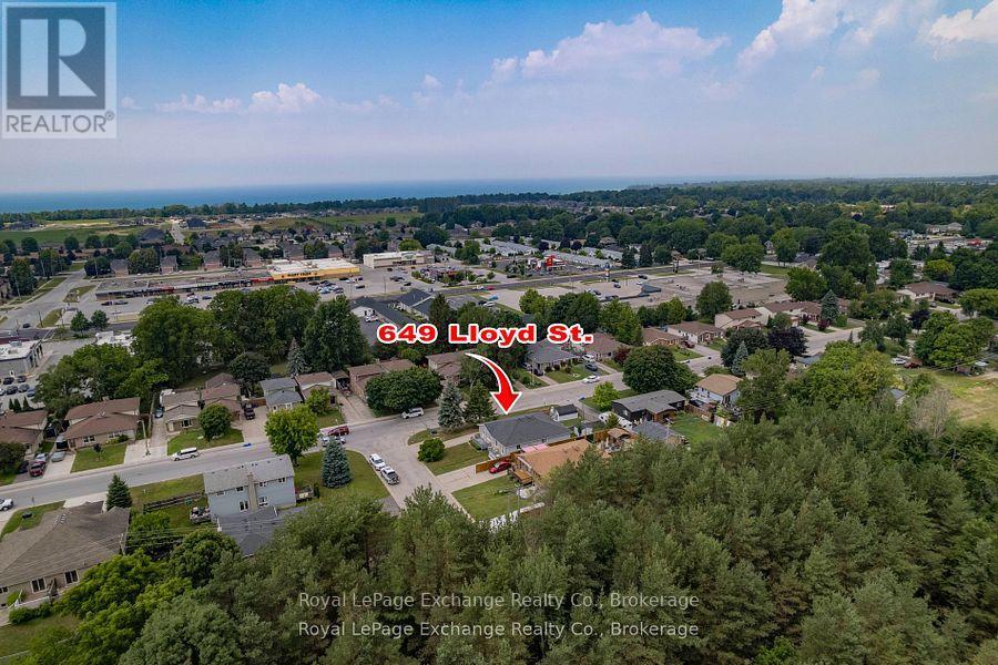 649 Lloyd Street, Saugeen Shores, Ontario  N0H 2C1 - Photo 6 - X12461236