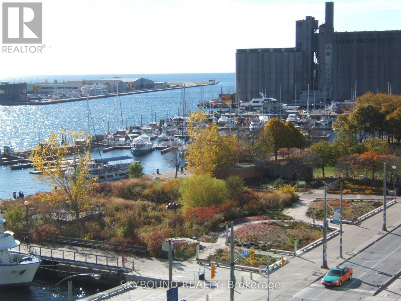 701 - 410 Queens Quay W, Toronto, Ontario  M5V 3T1 - Photo 2 - C12461092