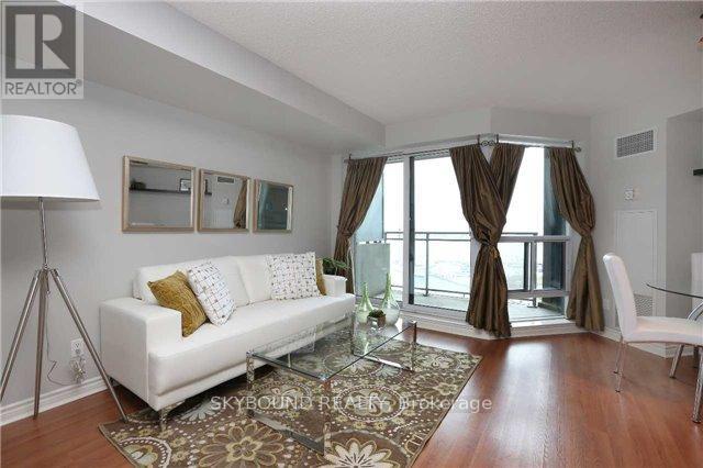 701 - 410 Queens Quay W, Toronto, Ontario  M5V 3T1 - Photo 5 - C12461092