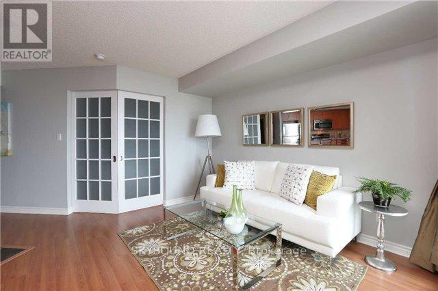 701 - 410 Queens Quay W, Toronto, Ontario  M5V 3T1 - Photo 6 - C12461092