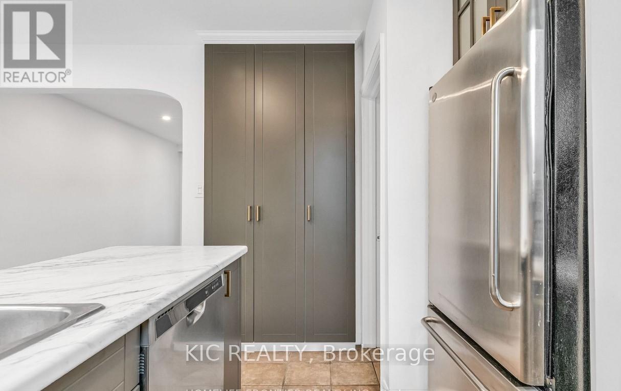 354 Laird Drive, Toronto, Ontario  M4G 3X9 - Photo 12 - C12461114