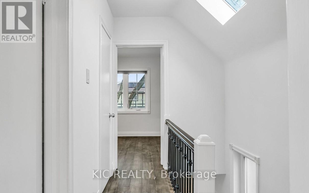 354 Laird Drive, Toronto, Ontario  M4G 3X9 - Photo 14 - C12461114