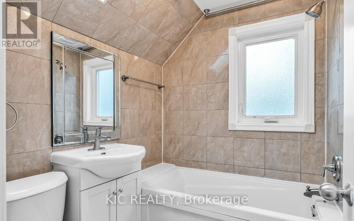 354 Laird Drive, Toronto, Ontario  M4G 3X9 - Photo 25 - C12461114