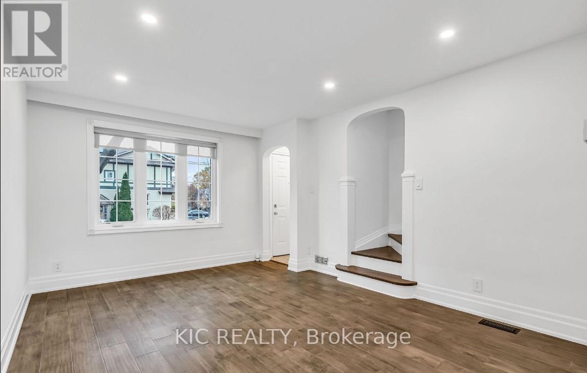 354 Laird Drive, Toronto, Ontario  M4G 3X9 - Photo 3 - C12461114