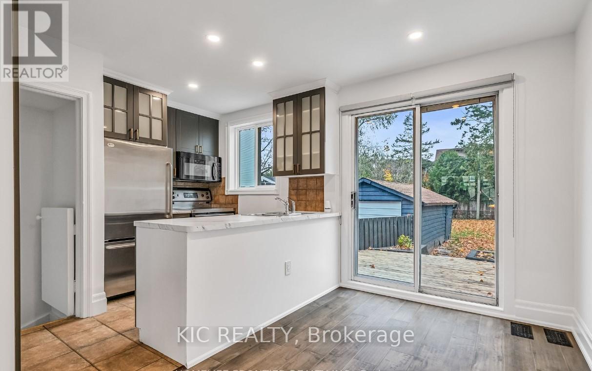 354 Laird Drive, Toronto, Ontario  M4G 3X9 - Photo 8 - C12461114