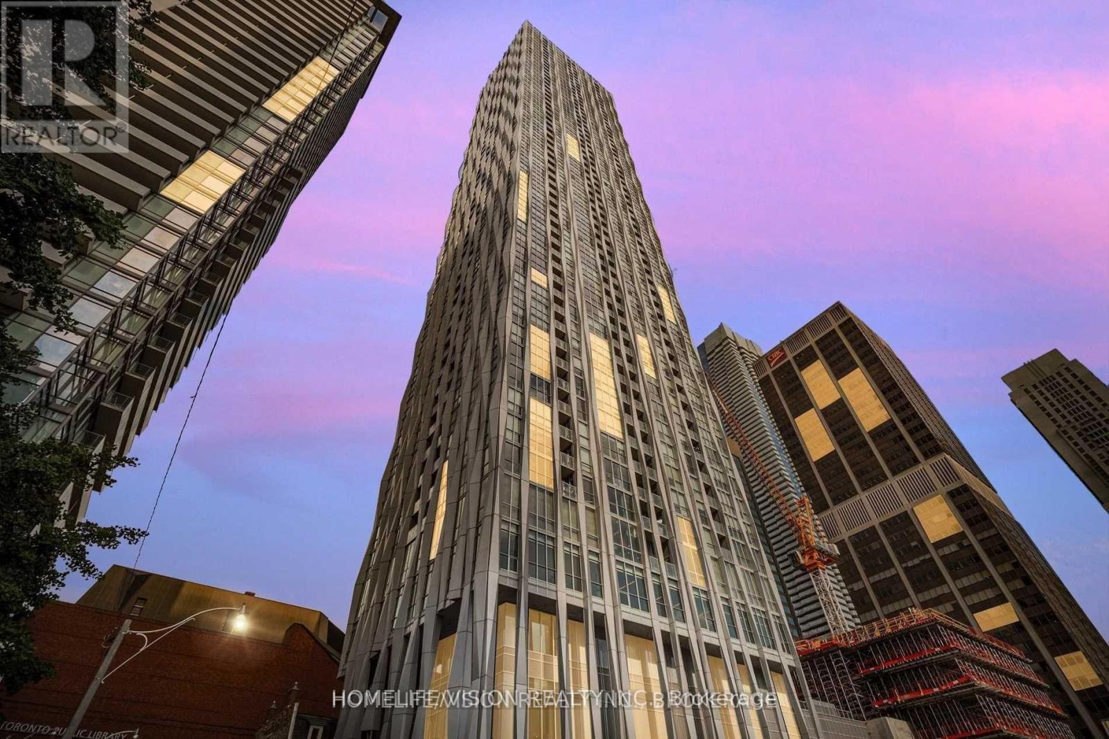 2009 - 1 Yorkville Avenue, Toronto, Ontario  M4W 0B1 - Photo 2 - C12461132