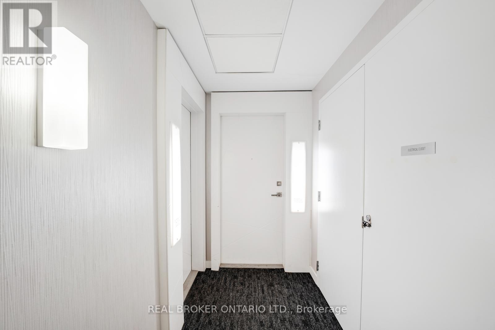 1806 - 14 York Street, Toronto, Ontario  M5J 0B1 - Photo 3 - C12461188