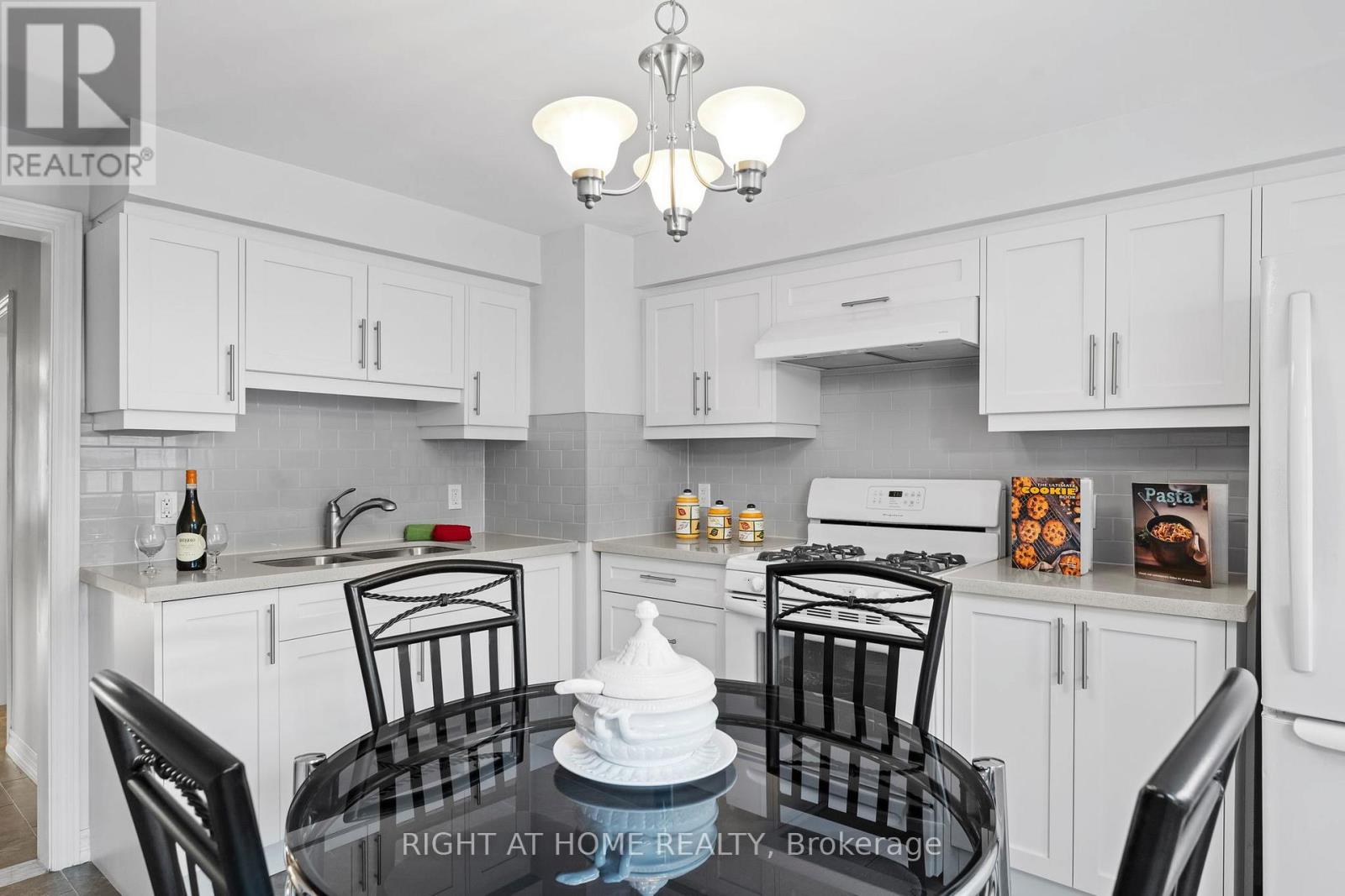 50 Argyle Street, Toronto, Ontario  M6J 1N6 - Photo 15 - C12461193
