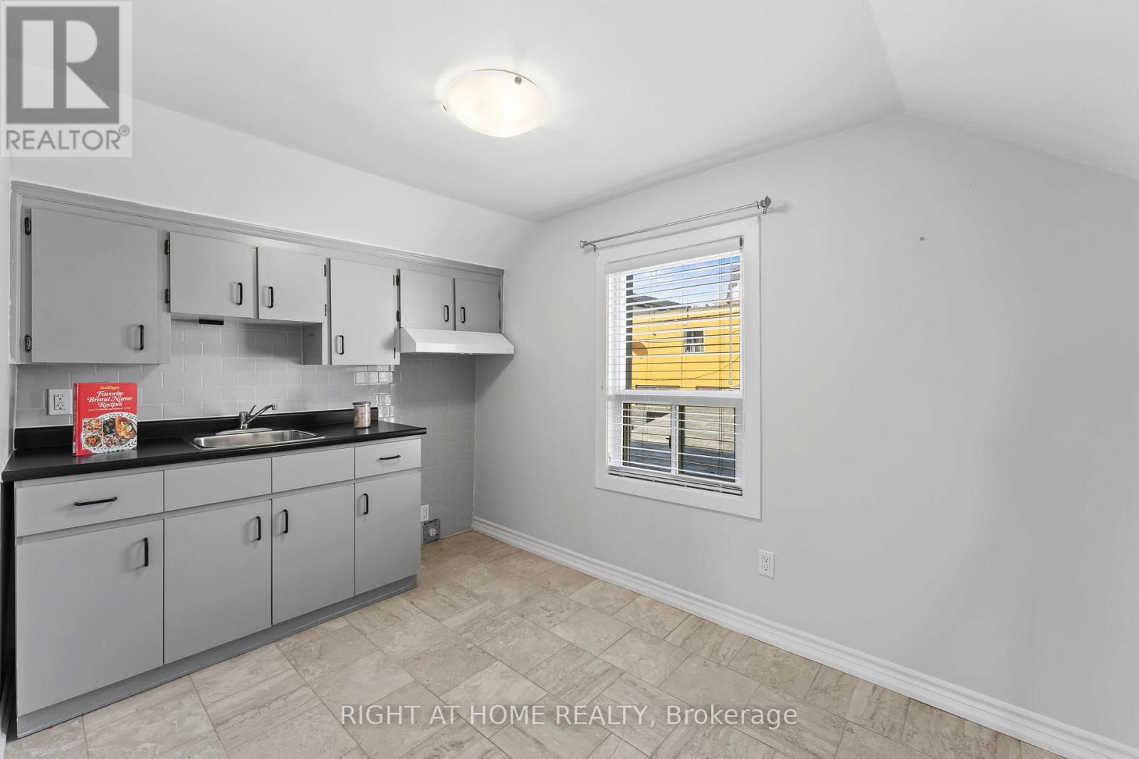 50 Argyle Street, Toronto, Ontario  M6J 1N6 - Photo 24 - C12461193