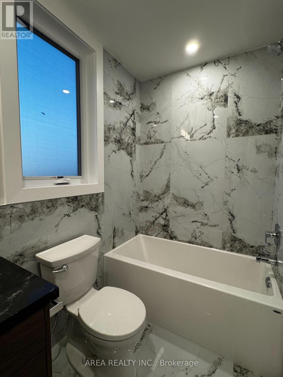 Upper - 501 Northcliffe Boulevard, Toronto, Ontario  M6E 3L4 - Photo 12 - C12461196
