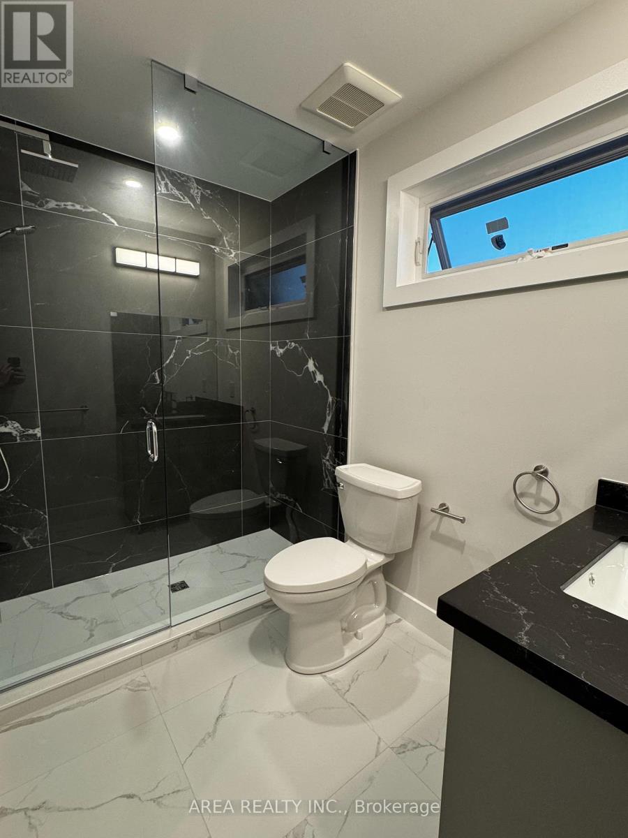 Upper - 501 Northcliffe Boulevard, Toronto, Ontario  M6E 3L4 - Photo 17 - C12461196