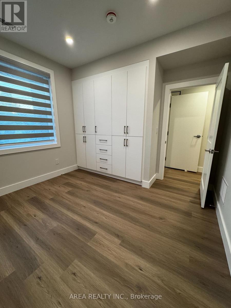 Main - 501 Northcliffe Boulevard, Toronto, Ontario  M6E 3L4 - Photo 11 - C12461197