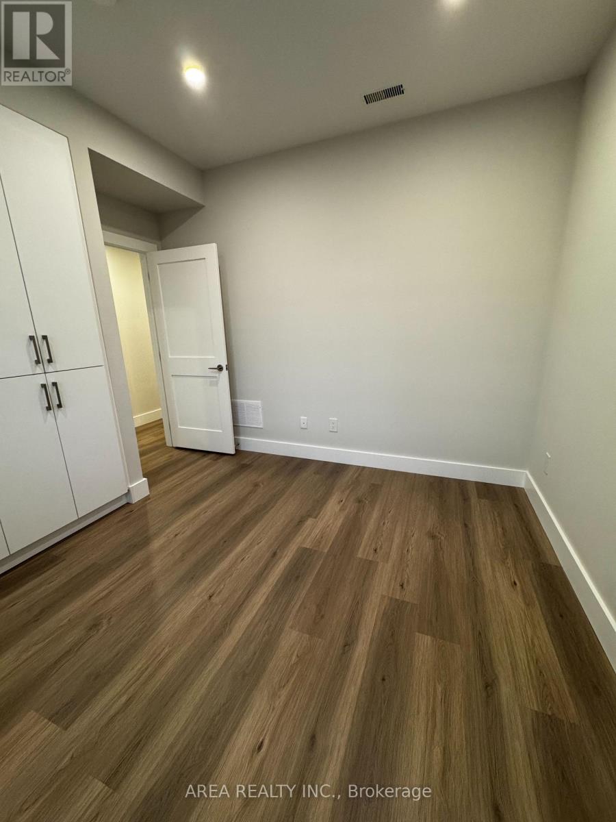Main - 501 Northcliffe Boulevard, Toronto, Ontario  M6E 3L4 - Photo 12 - C12461197