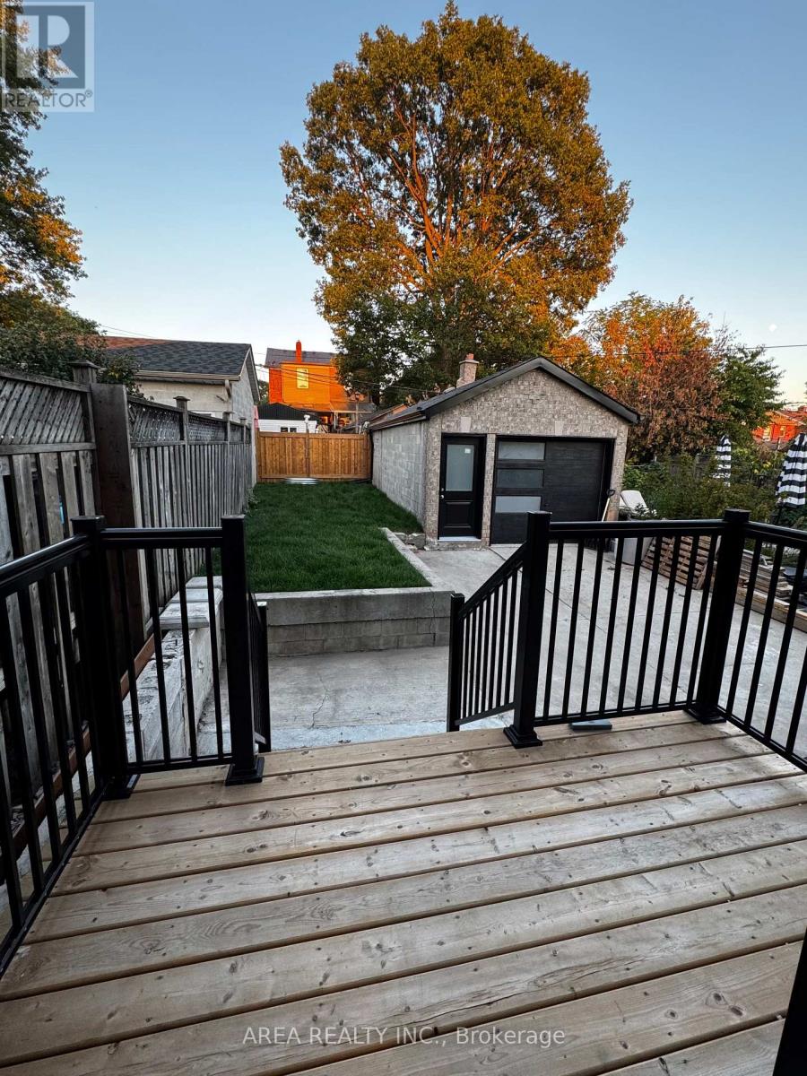 Main - 501 Northcliffe Boulevard, Toronto, Ontario  M6E 3L4 - Photo 14 - C12461197