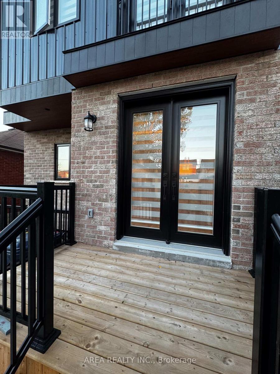 Main - 501 Northcliffe Boulevard, Toronto, Ontario  M6E 3L4 - Photo 15 - C12461197