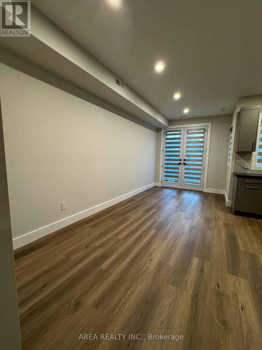Main - 501 Northcliffe Boulevard, Toronto, Ontario  M6E 3L4 - Photo 4 - C12461197