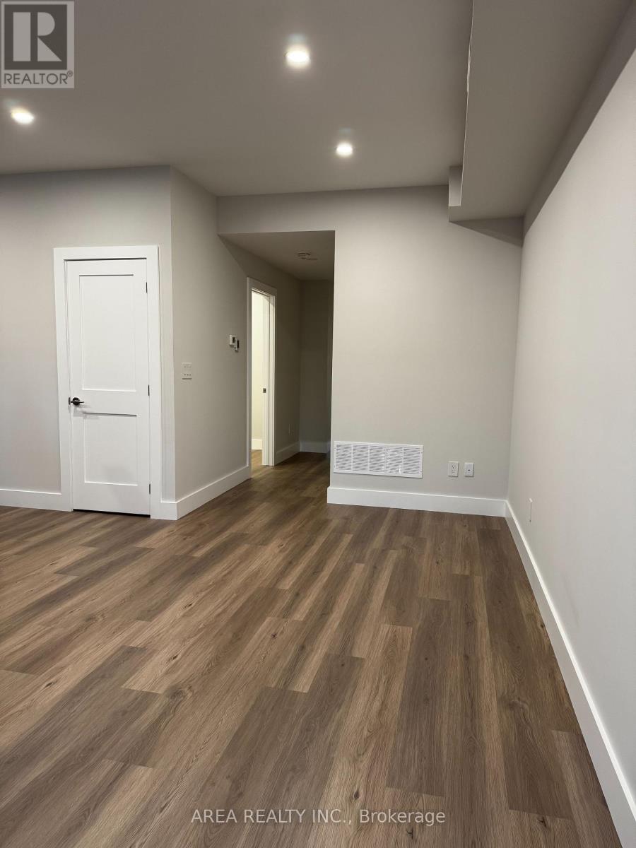 Main - 501 Northcliffe Boulevard, Toronto, Ontario  M6E 3L4 - Photo 7 - C12461197