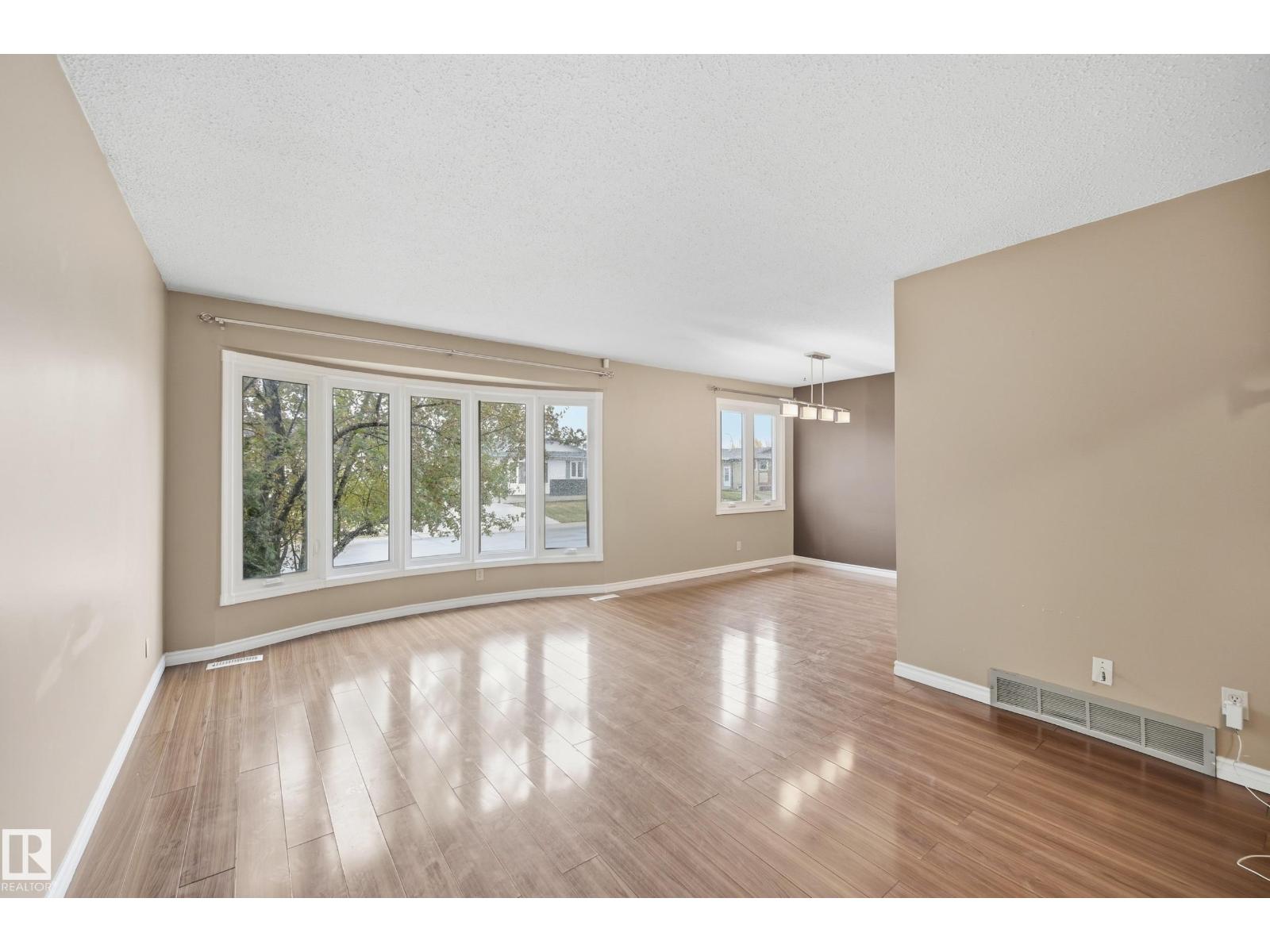 14231 24 St Nw, Edmonton, Alberta  T5Y 1G2 - Photo 3 - E4462021