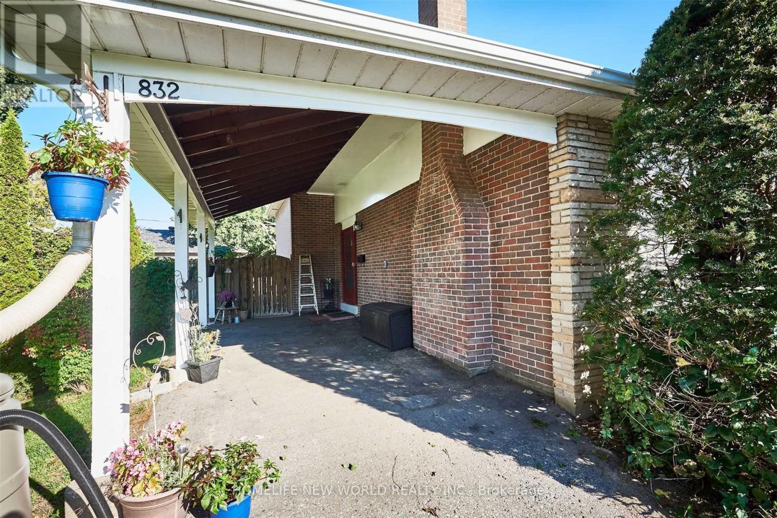 832 Reytan Boulevard, Pickering, Ontario  L1W 1Y5 - Photo 2 - E12461072