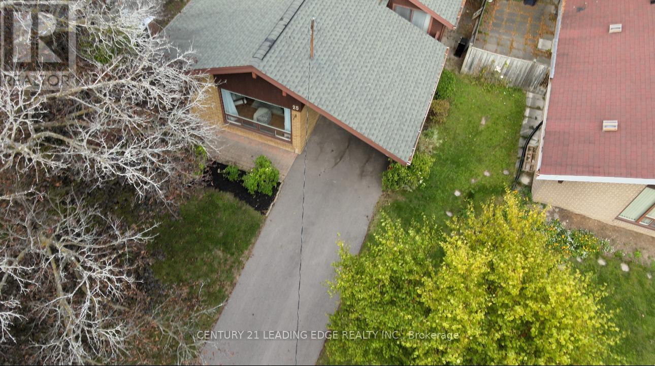 25 Oakley Boulevard, Toronto, Ontario  M1P 3P5 - Photo 2 - E12461110