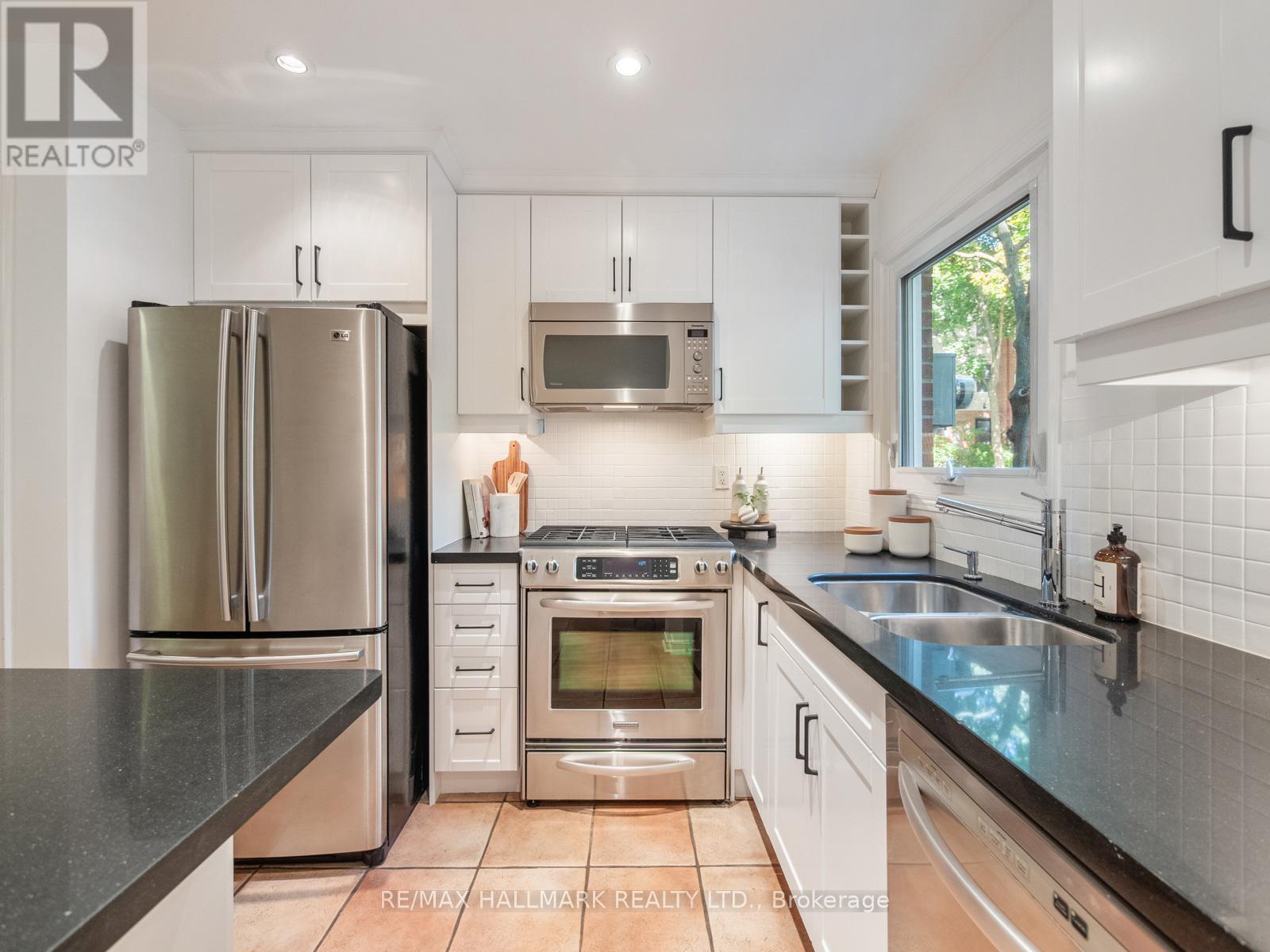 2 - 66 Boultbee Avenue, Toronto, Ontario  M4J 1B1 - Photo 3 - E12461113