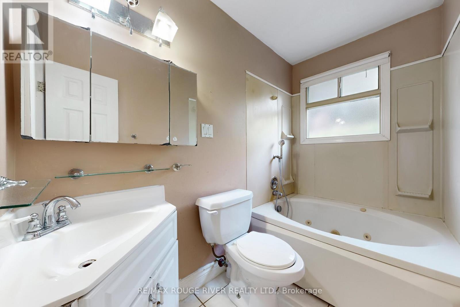 37 Hiley Avenue, Ajax, Ontario  L1S 6H4 - Photo 9 - E12461120