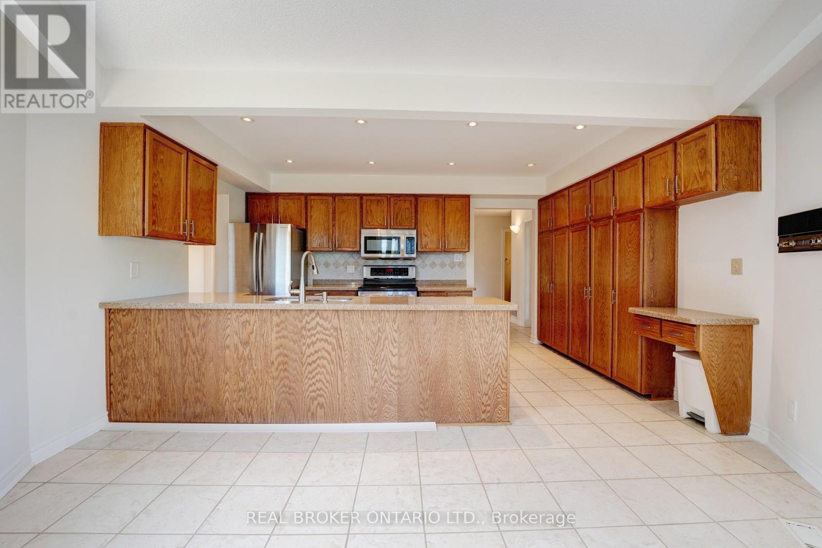 87a Hill Crescent, Toronto, Ontario  M1M 1J3 - Photo 4 - E12461166