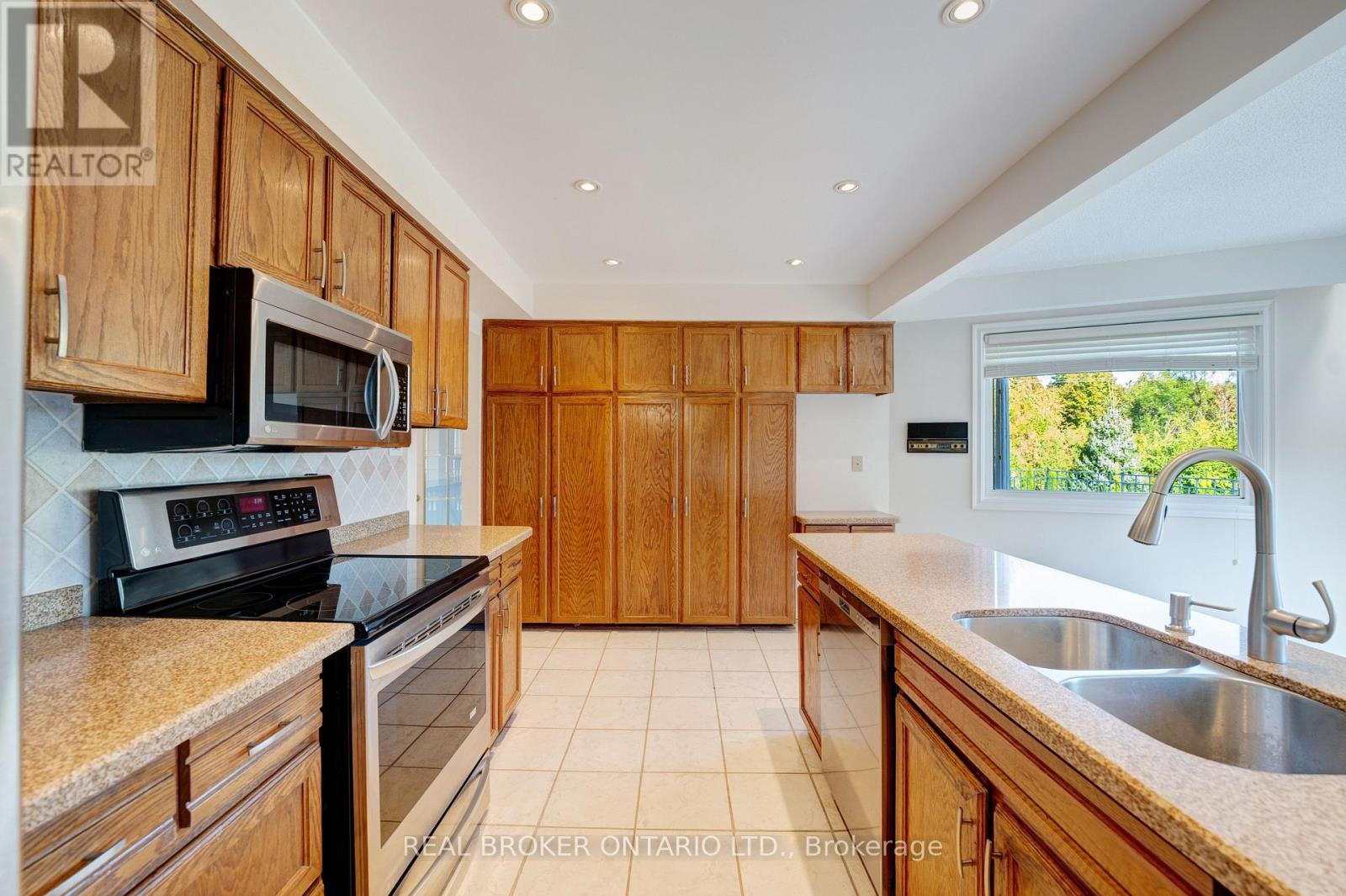 87a Hill Crescent, Toronto, Ontario  M1M 1J3 - Photo 6 - E12461166