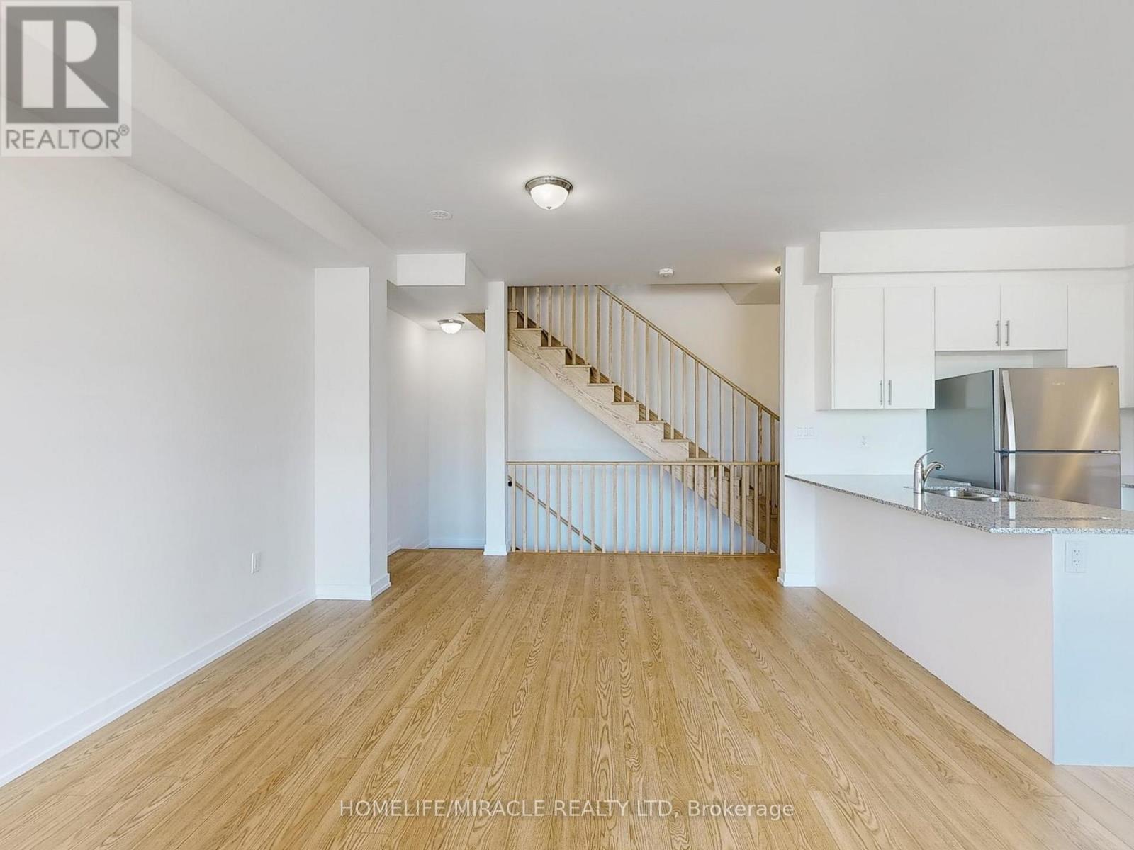 41 Kintall Way, Vaughan, Ontario  L4L 0M6 - Photo 5 - N12461098