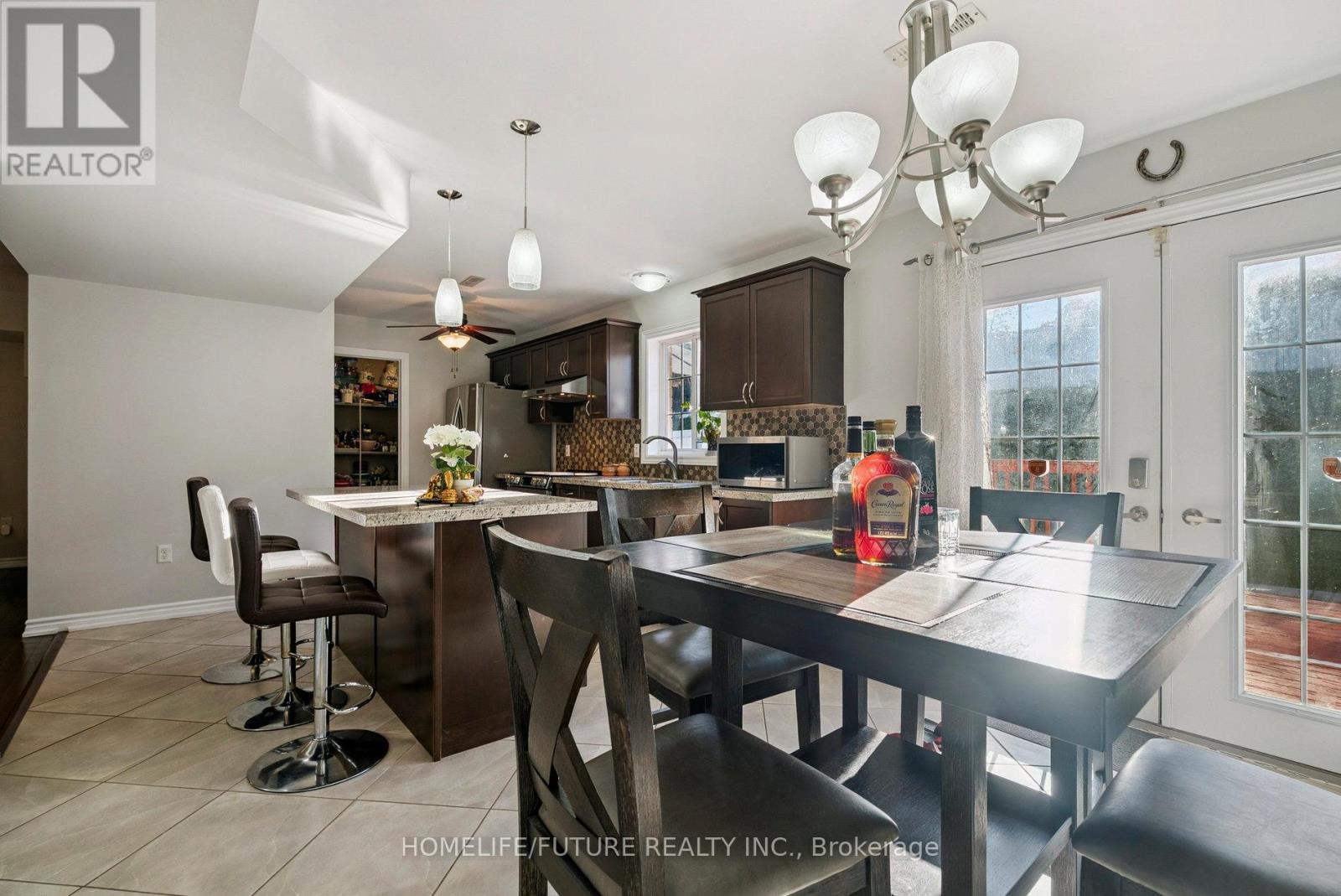2048 Mcneil Street, Innisfil, Ontario  L9S 4B7 - Photo 9 - N12461118