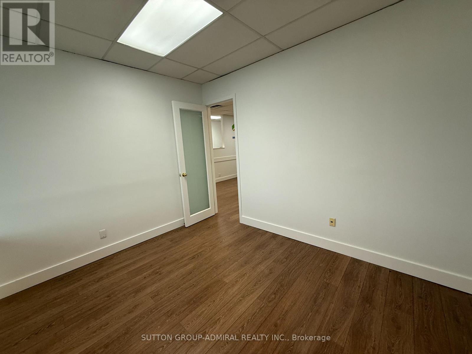306 - 15 Wertheim Court, Richmond Hill, Ontario  L4B 3H7 - Photo 10 - N12461162