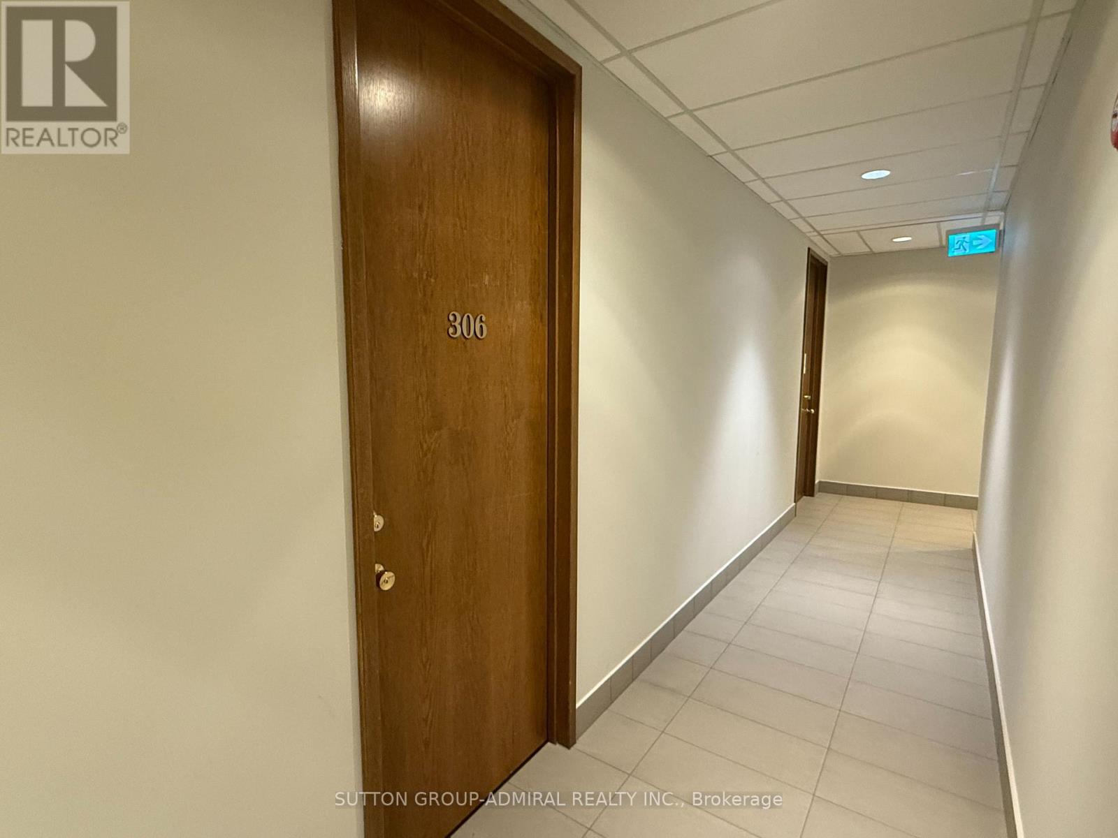 306 - 15 Wertheim Court, Richmond Hill, Ontario  L4B 3H7 - Photo 5 - N12461162