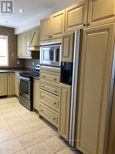 162 Bantry Avenue, Richmond Hill, Ontario  L4B 3T6 - Photo 3 - N12461169