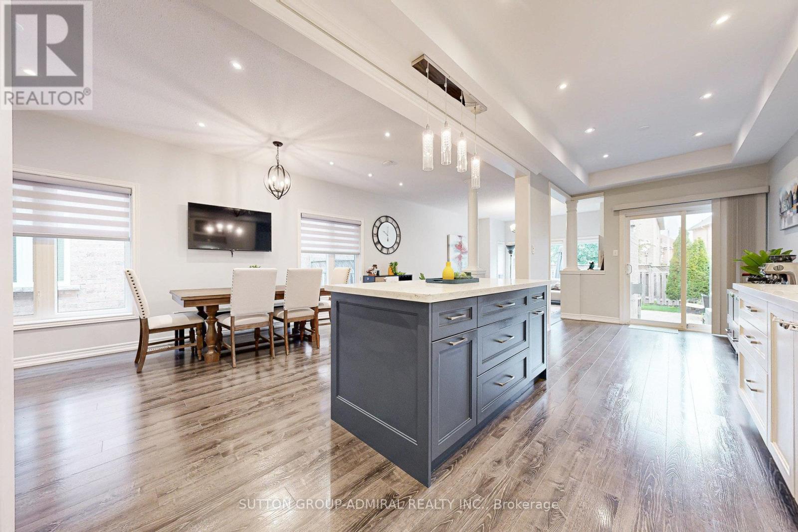 86 Autumn Hill Boulevard, Vaughan, Ontario  L4J 8Z1 - Photo 12 - N12461209