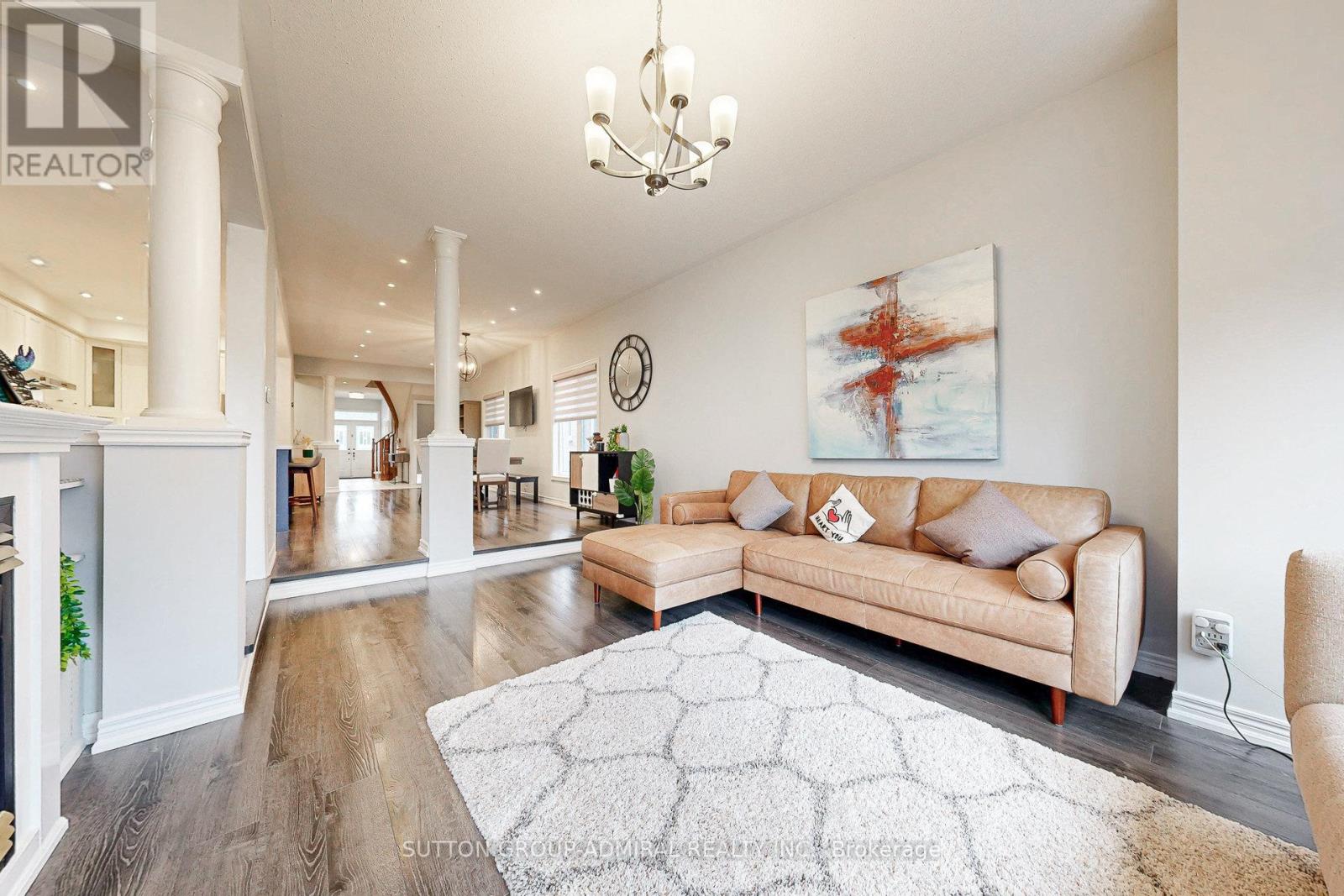 86 Autumn Hill Boulevard, Vaughan, Ontario  L4J 8Z1 - Photo 2 - N12461209