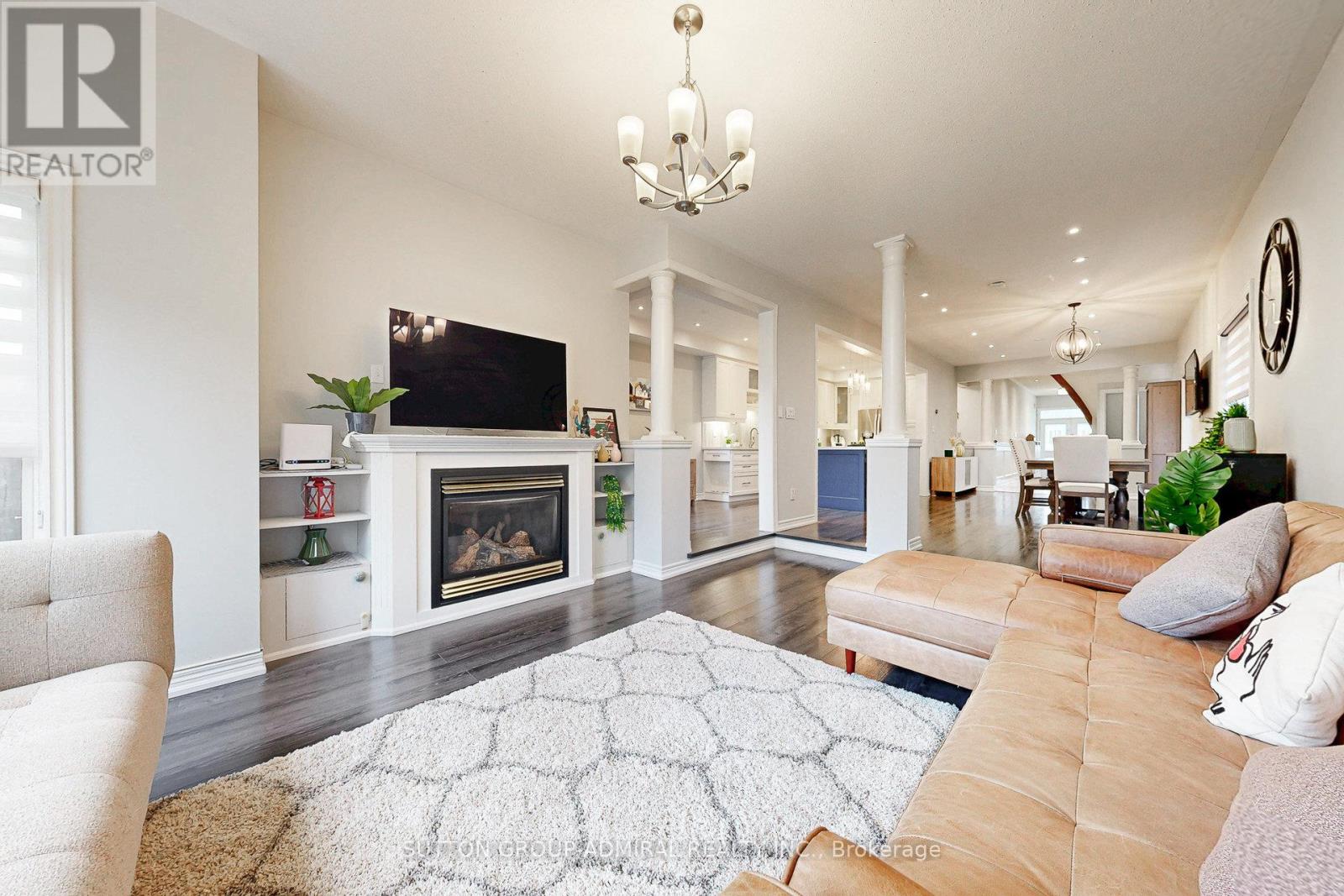86 Autumn Hill Boulevard, Vaughan, Ontario  L4J 8Z1 - Photo 3 - N12461209