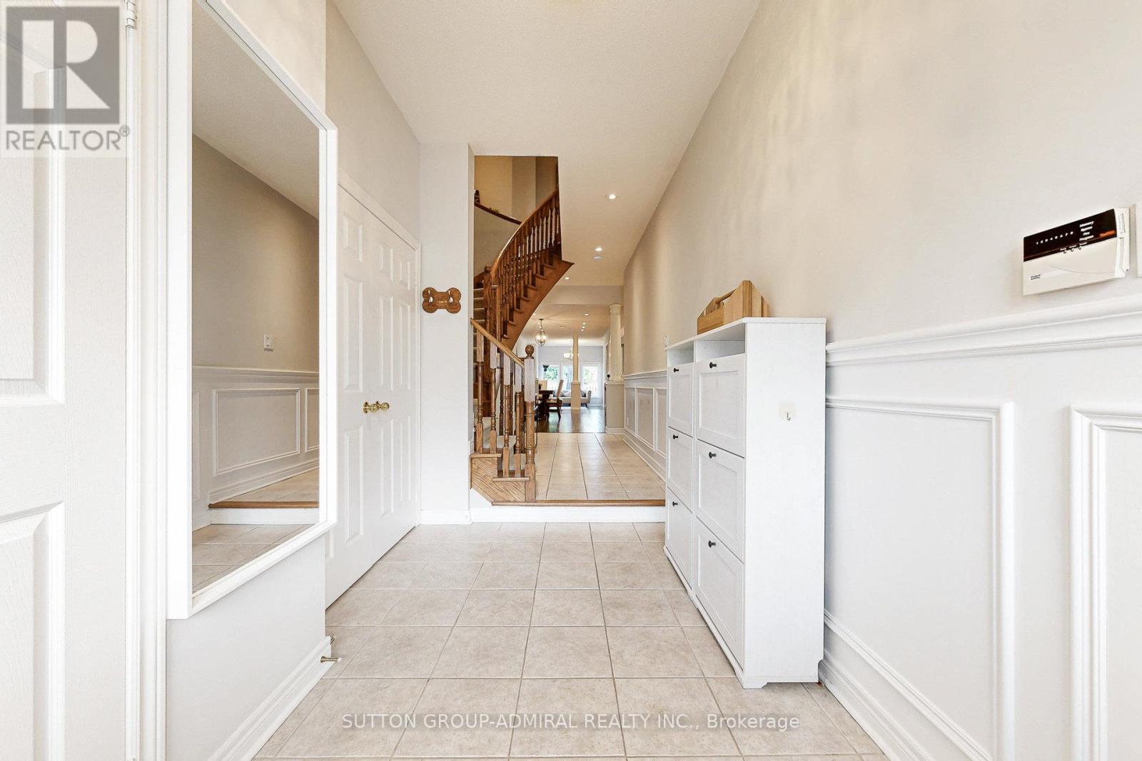 86 Autumn Hill Boulevard, Vaughan, Ontario  L4J 8Z1 - Photo 5 - N12461209