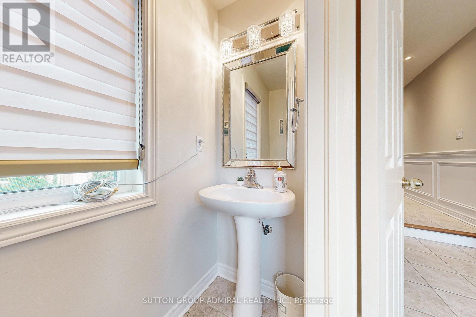 86 Autumn Hill Boulevard, Vaughan, Ontario  L4J 8Z1 - Photo 6 - N12461209