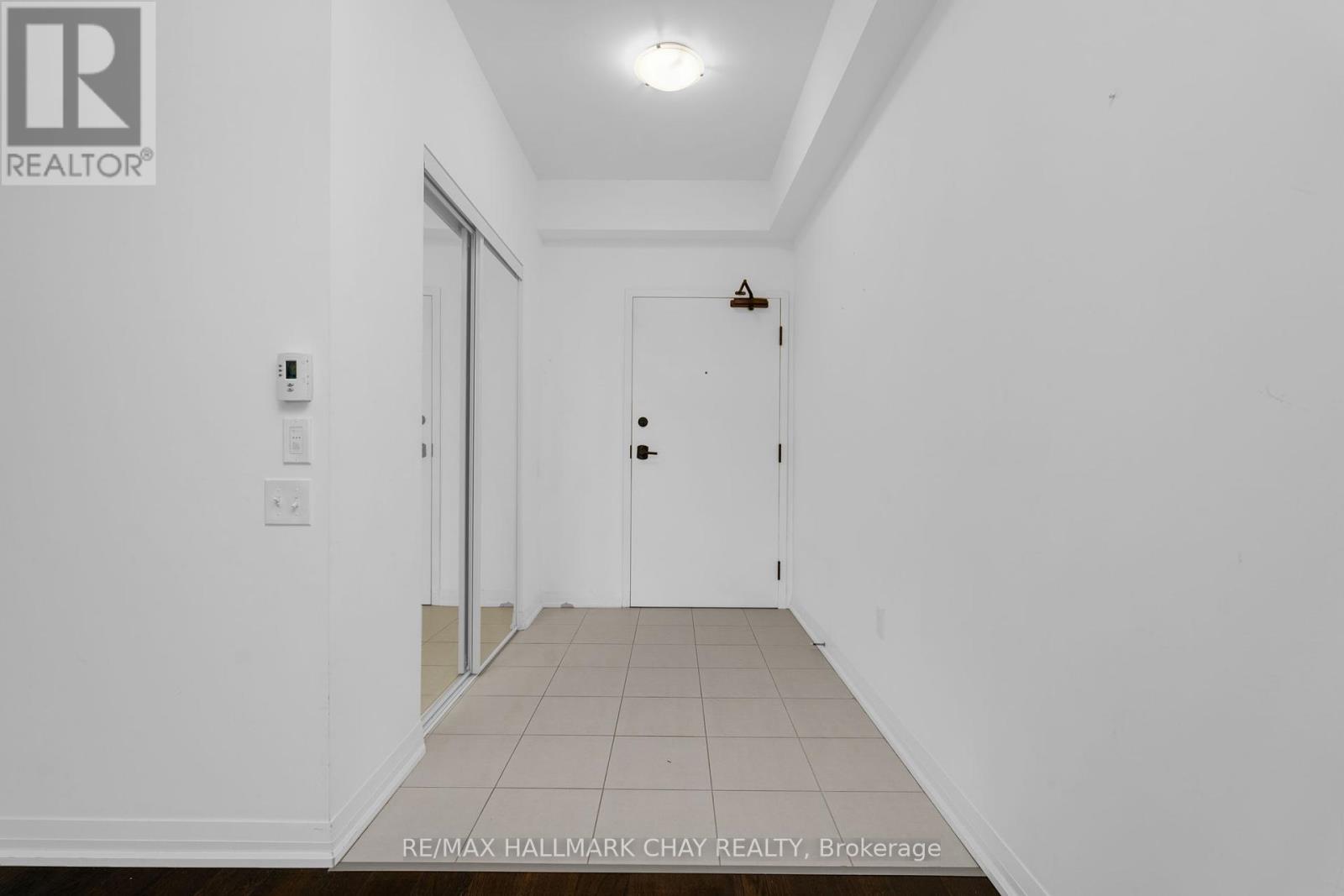301 - 54 Koda Street, Barrie, Ontario  L9J 0J6 - Photo 5 - S12461128