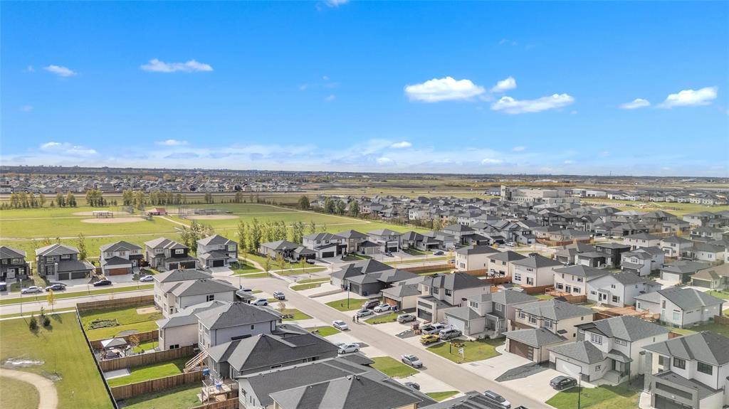 22 Blossom Way, West St Paul, Manitoba  R4A 0C9 - Photo 2 - 202526379